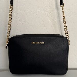 Michael Kors Jet Set Large Zip Crossbody Handbag Black